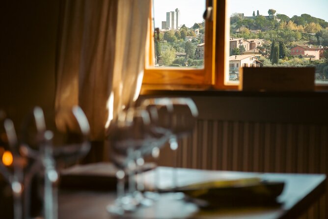 Private Wine & Evo Oil Tasting with Saffron Meal - Pairing saffron with wine: why this meal feels more than scenic