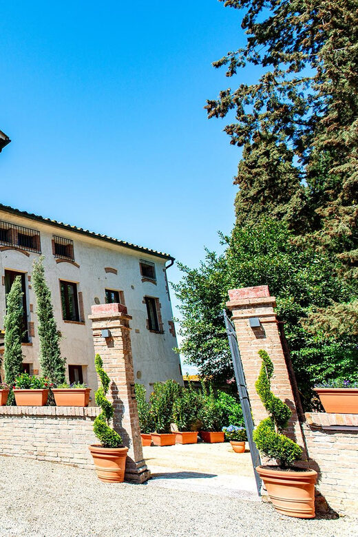Romantic Escape in Tuscany with Overnight and Wine Tasting - What’s Included vs. What You’ll Have to Arrange Elsewhere
