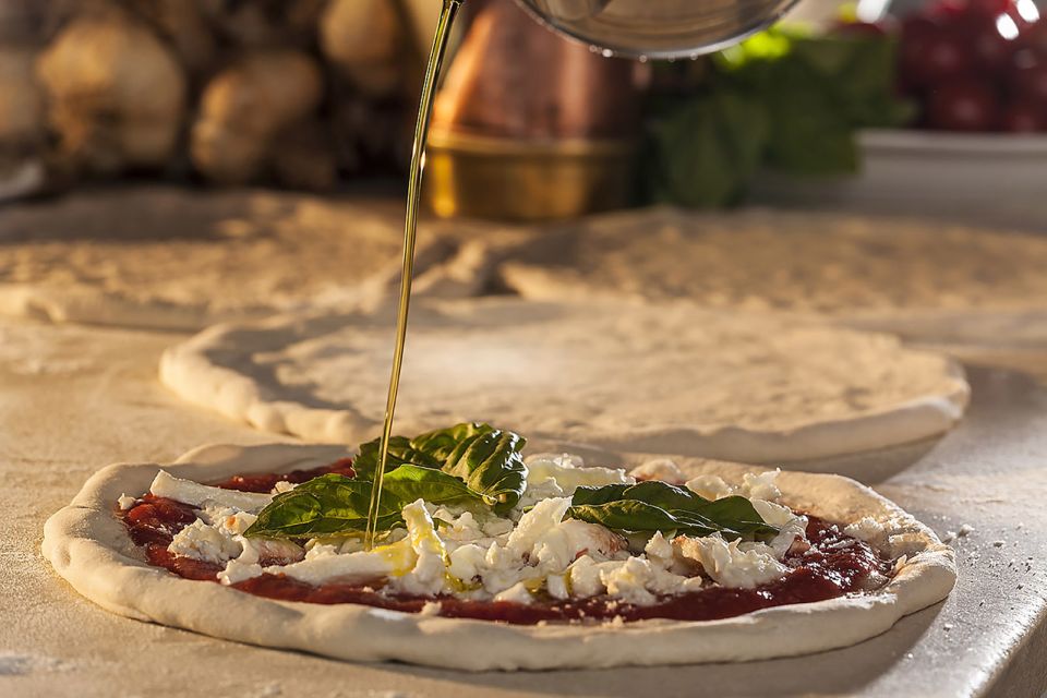San Gimignano: 2-Hour Pizza Class & Wine Tasting - Should you book the San Gimignano 2-Hour Pizza Class & Wine Tasting?