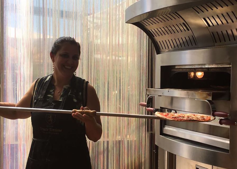 San Gimignano: 2-Hour Pizza Class & Wine Tasting - Before you bake: tasting finished pizza and local flavors
