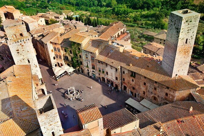 San Gimignano and Chianti Classico Wine and Food PRIVATE TOUR from Florence - San Gimignano and Monteriggioni walls: towers, stone streets, and the easiest kind of “time travel”