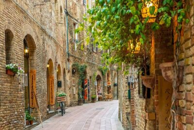 San Gimignano, Chianti, and Montalcino Day Trip from Siena - San Gimignano at First Light: Towers, Vernaccia, and Easy Wandering