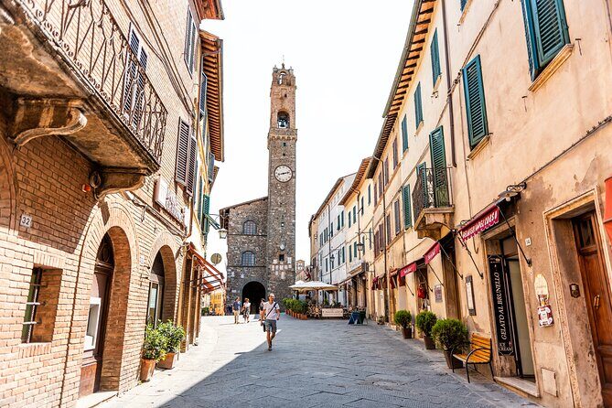 San Gimignano, Chianti and Montalcino Tour through Tuscan wine - San Gimignano: towers, the Duomo option, and time to wander
