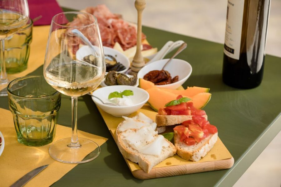San Gimignano: Chianti wine tasting experience - Who Should Book This San Gimignano Chianti Experience?