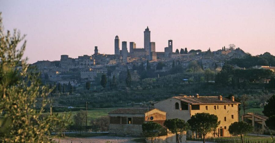 SAN GIMIGNANO: DEGUSTAZIONE CON VISTA SULLE TORRI - Meeting at Fattoria Abbazia Monte Oliveto: set the pace for an hour