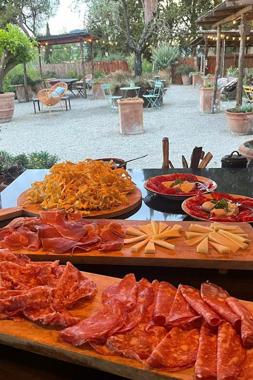 San Gimignano: Home Restaurant Luxury Dinner with Wine - Chianti wine: how to think about the bottle-per-3 setup