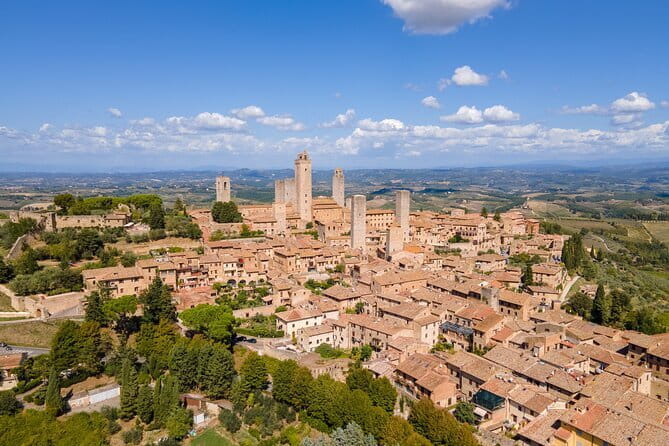 San Gimignano, Siena, Monteriggioni, Chianti Day Trip with Lunch & Wine Tasting - San Gimignano tower town: how to use your free time well