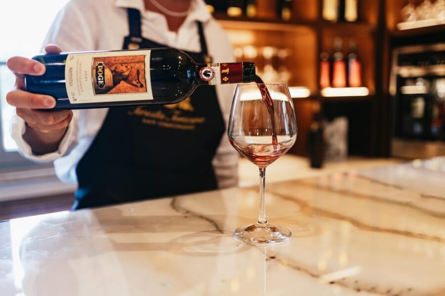San Gimignano: Tuscan Vineyard Lunch with Wine Tasting - Weather and comfort: what to do when it’s hot, cold, or unpredictable