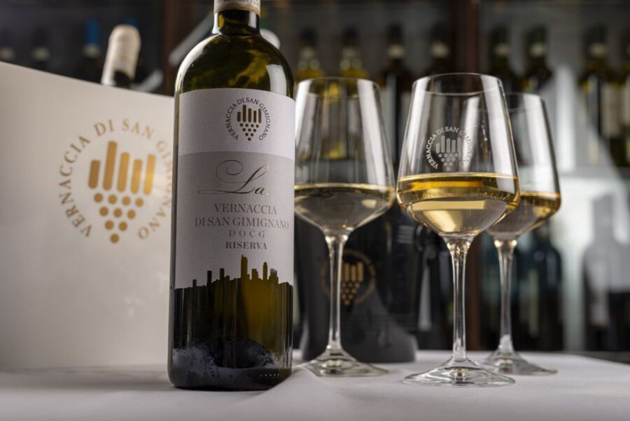 San Gimignano: Vernaccia Wine Tasting Experience - Timing and Logistics in San Gimignano: Arrive Early, Park Smart