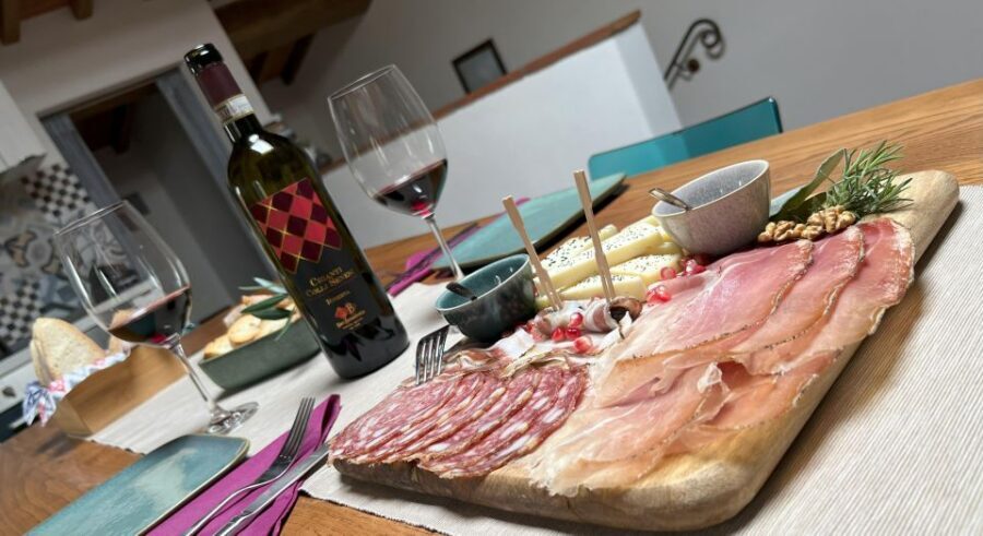 San Gimignano: Vineyard and Cellar Tour with Wine Tasting - Food pairings that make the wines easier to understand
