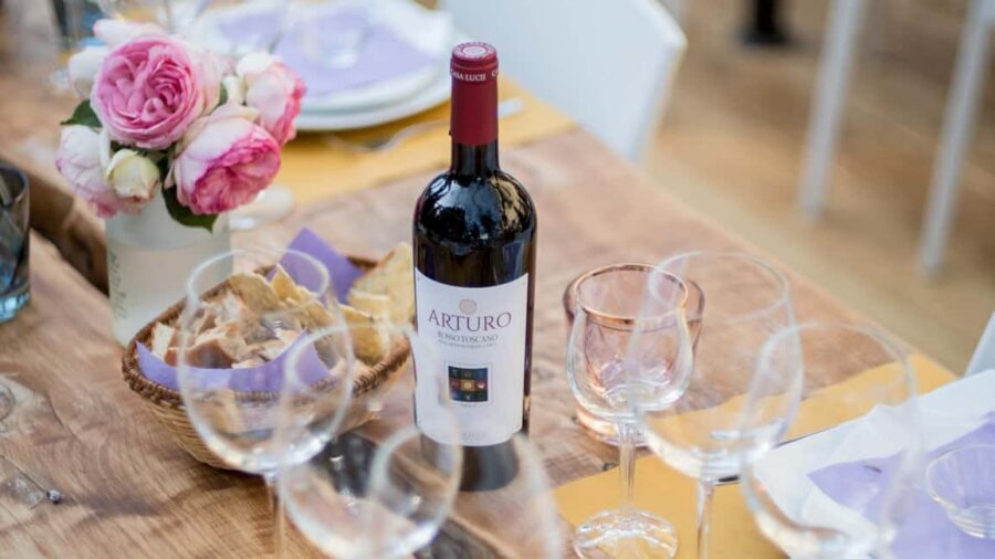 San Gimignano: Wine and Food Tasting in a Family Winery - Casa Lucii near San Gimignano: what 3 hours feels like