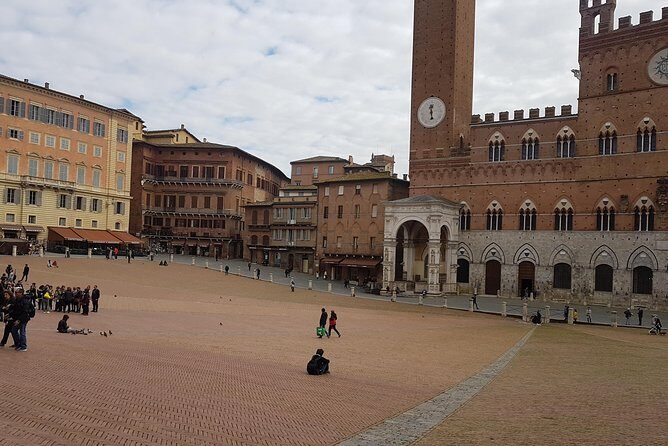 Siena and San Gimignano from Rome: Wine Tasting Tour in Tuscany - Piazza del Campo and the Palio Shape: UNESCO-Level Geometry in Practice