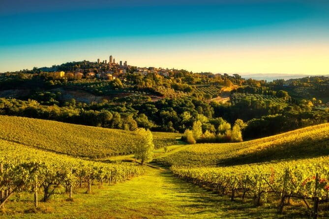 Siena & San Gimignano: Exclusive Tuscany Day Trip from Florence - San Gimignano: Walk the Town of Towers (Without Rushing)
