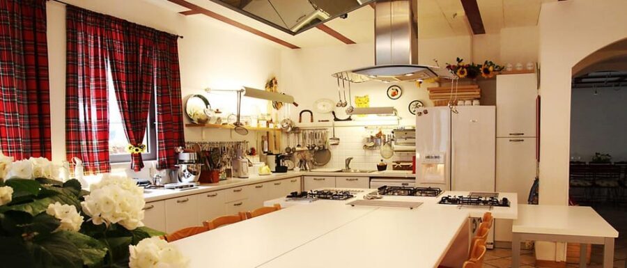Siena: Traditional Tuscan Cooking Class with Fresh Pasta - Finding Scuola di Cucina di Lella: What the Start Feels Like