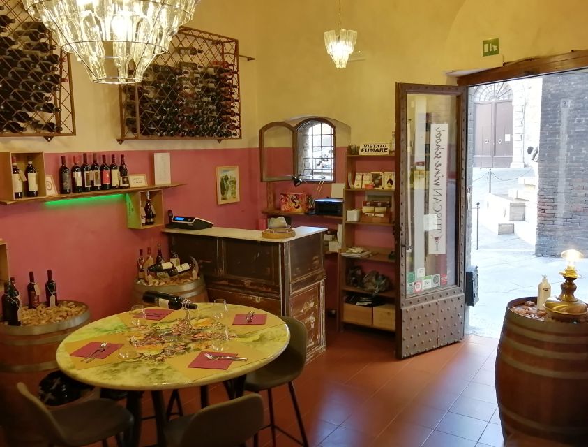 Siena: Tuscan Classics Wine Tasting Class with Aperitivo - Siena’s Duomo area, but you taste in comfort