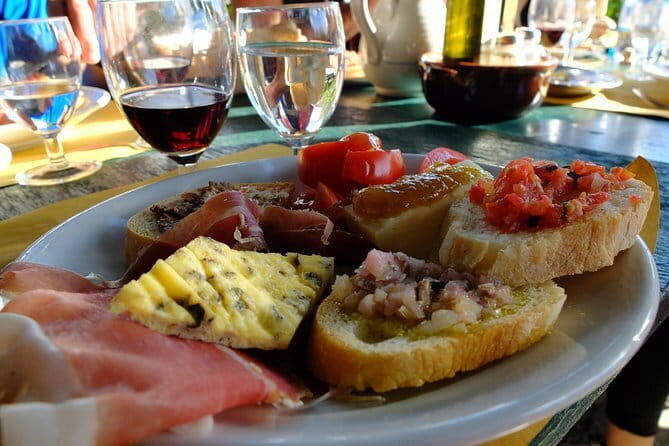 Small Group Chianti Wine Tasting with Seven Tuscan Wines - The wine tasting: what you’re tasting and how the lesson lands
