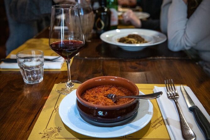 Taste the Flavours of Florence: Private Tuscan Food Tour - Timing and walking: a 6:00 pm route that feels like an evening out