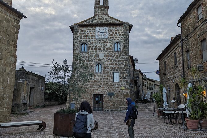 Tomb Hunting and Trekking Adventure in Sovana - Quick hits: what makes this Sovana tomb trek different