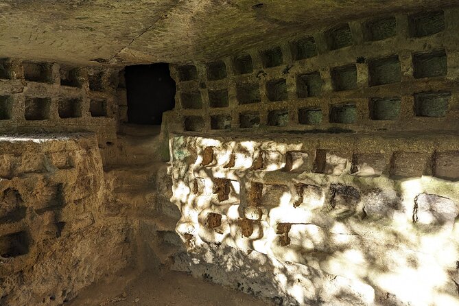 Tomb Hunting and Trekking Adventure in Sovana - What the 2–3 hour timing really means