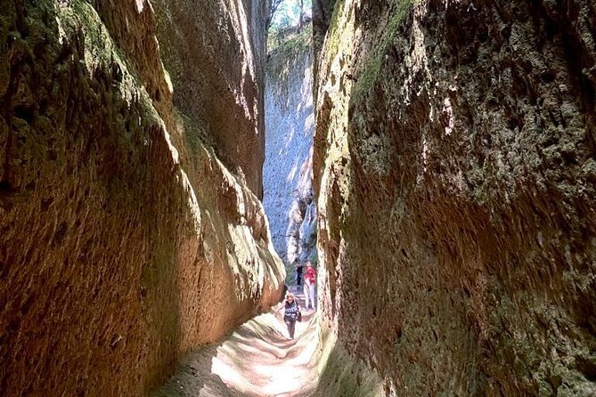 Tomb Hunting and Trekking Adventure in Sovana - Meeting point in Sovana: start where the stones lead