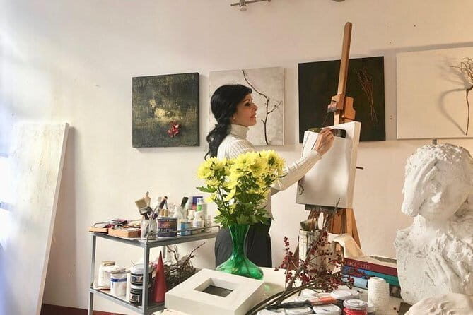 Tuscan Cooking Class in an Art Gallery in Florence - Inside the art gallery-at-home setting