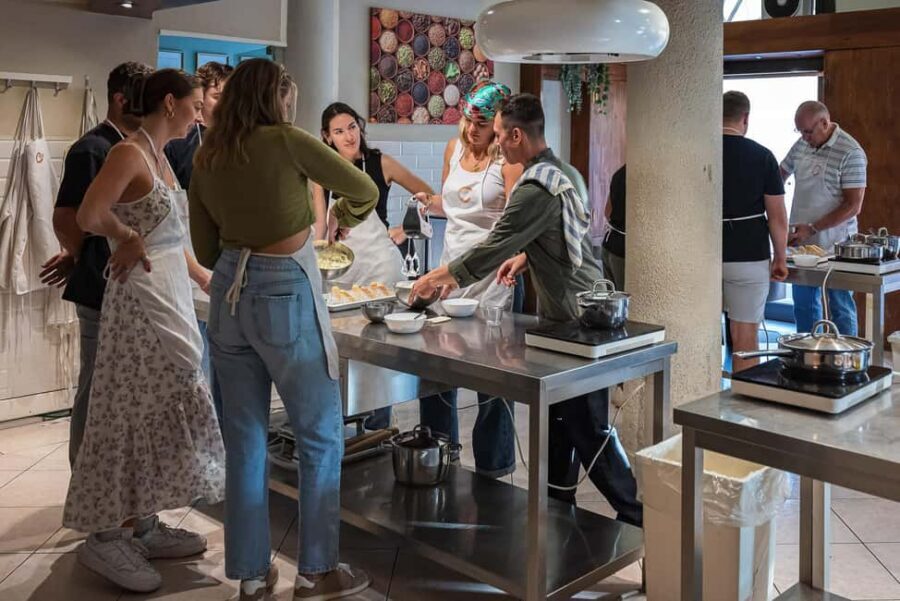 Tuscan Cooking Course with Florence Central Market Visit - Back to the culinary school: hands-on cooking with a real chef