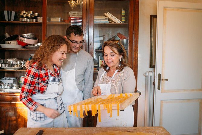 Tuscan Pasta & Wine Experience in San Gimignano: Cook & Taste - Wine and winery stop: three local wines with your meal