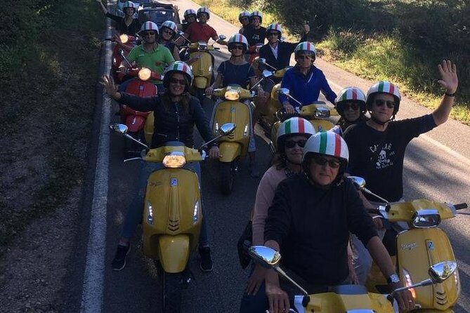Vespa Tour in Chianti Small Group from Florence - Tour guide experience: the difference between slow and smooth