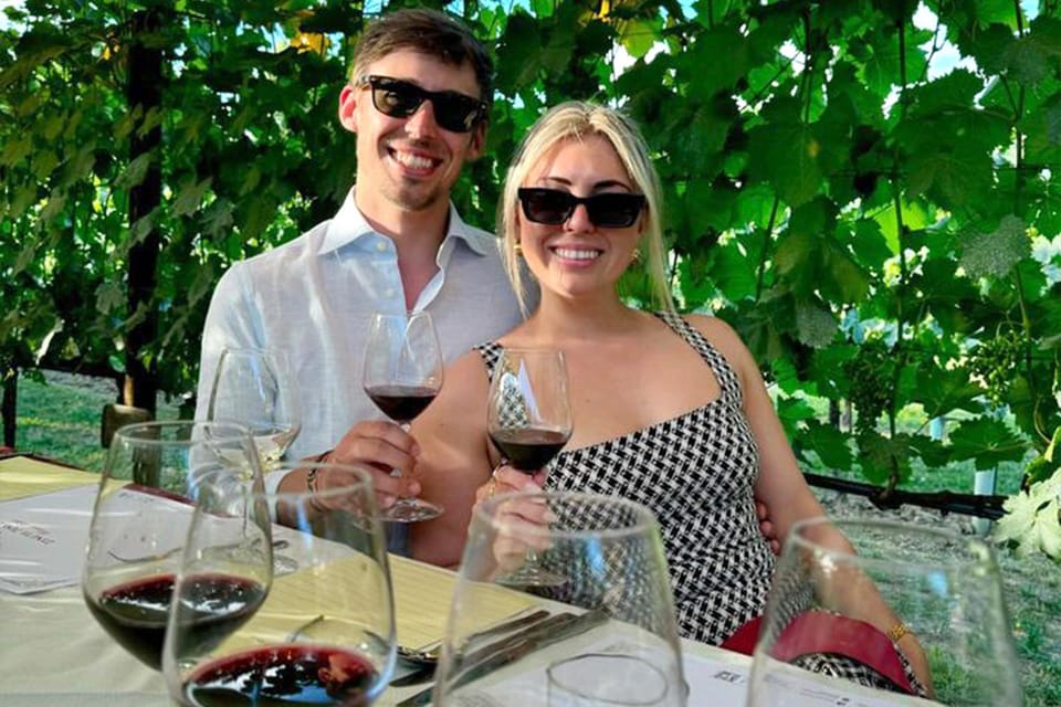 Vineyard Walk, Lunch or Dinner with Wine Tasting - Wine and olive oil tasting: how the sommelier pairing helps you read the glass