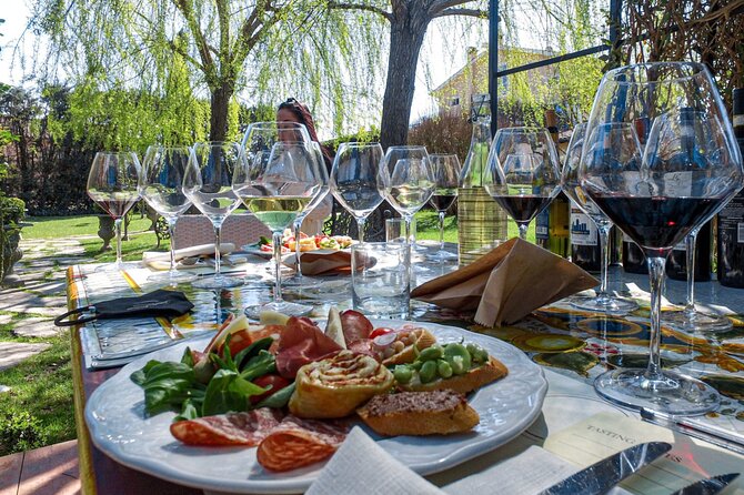 Visit Best Wineries in Tuscany - Wine Tasting & Tour - The wine-tasting coaching: what beginners learn