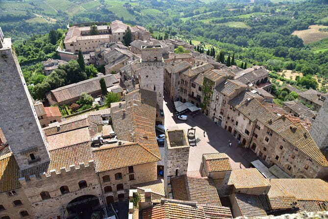 Volterra and San Gimignano: a taste of medieval Tuscany! - Piazza dei Priori: Where Volterra’s Story Becomes Walkable