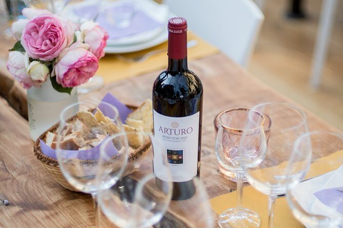 Wine and food tasting in an organic family winery - A Family-Run Organic Estate Just Outside San Gimignano