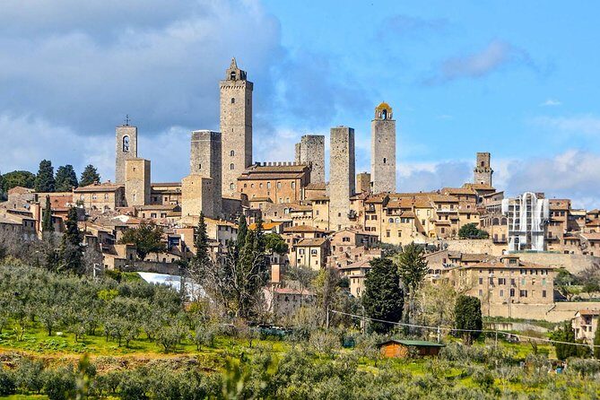 Wine Tasting & Tuscany Countryside, San Gimignano & Volterra - Guide and driver style: why it matters for your day